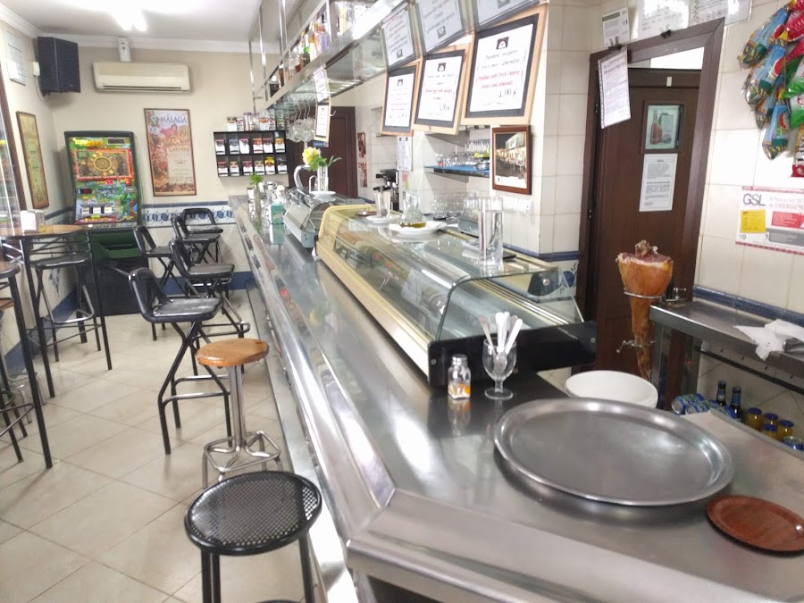 Bar Reyes