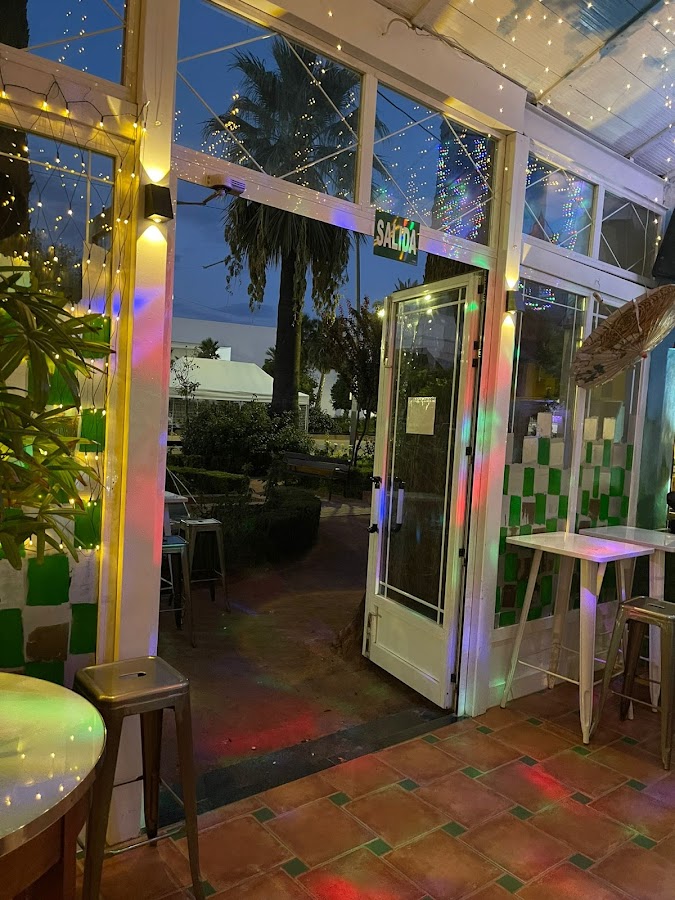 La Belica, Bar.