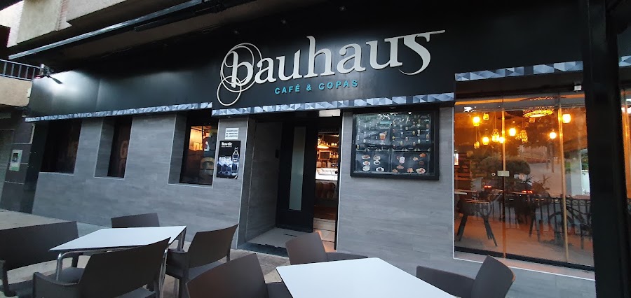 Bauhaus café