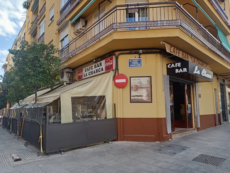 Cafe-Bar 