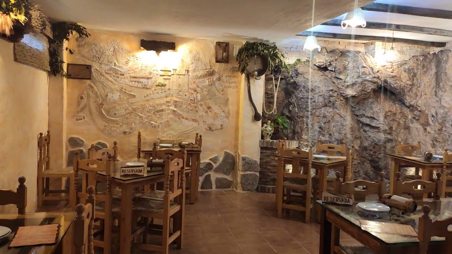 Cueva La Higuera