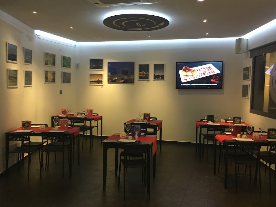 Restaurante Coconut Café & Tapas con Arte